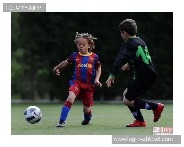 哈维西蒙斯的崛起之路:从青训小将到足坛新星的传奇旅程 哈维西蒙斯的崛起之路:从青训小将到足坛新星的传奇旅程